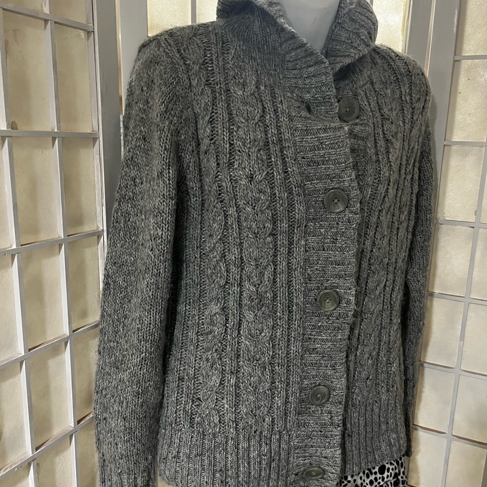 Hooded sweater